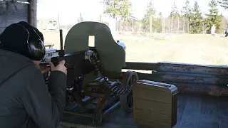 Стрельба из пулемёта Максим