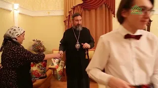 Православная молодежь Чебоксар колядовала у митрополита Чебоксарского и Чувашского Савватия.