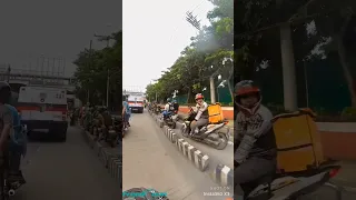 edsa bike lane daming na ticketan ! #motorcycle #trending  #bikelane #sharetheroad