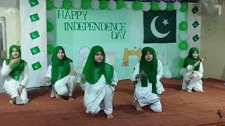 Tu salamat watan (Wonderful performance by 6th class from girls section)