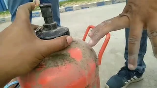 Old type extinguisher || Build 12Volt Compressed Air Tank using Old Fire Extinguisher ||  What's ins