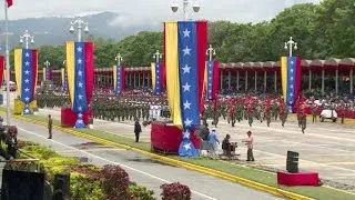 Maduro pede mais poder militar na Venezuela