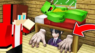 Scary Wednesday Under The Bed in Minecraft Challenge JJ and mikey Funny Pranks - Maizen