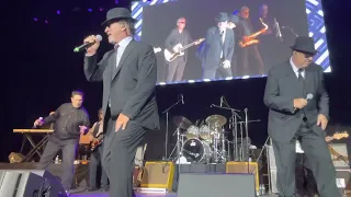 The Blues Brothers (Dan Aykroyd & Jim Belushi) performing a Medley dedicated to John Belushi