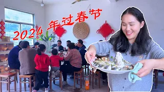 Have a lively Spring Festival!We eat fish and meat every day, and dad shows off his cooking skills