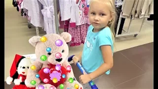 Алиса купила ИГРУШКИ в Детском МИРЕ для детей !!! Buying toys in baby shop for kids