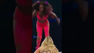 NAOMI VS CHARLOTTE FLAIR