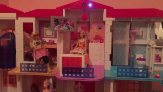 Barbie Hello Dream house Holiday Commands Tour