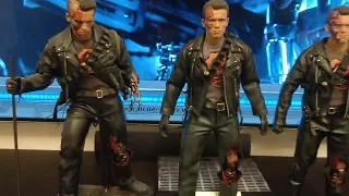 Present Toys/Fishbone Toys Future Warrior comparison with the Hot Toys DX13