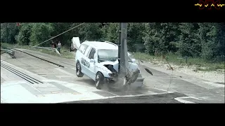 Opel Omega: Frontal collision against pile at 50 km/h