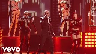 Yandel - Calentura (Premios Juventud 2015)[Courtesy of Univision]