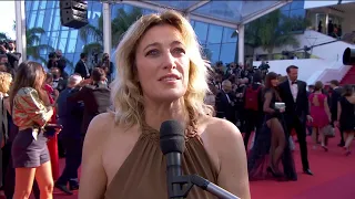 Valeria Bruni Tedeschi sur le Tapis Rouge pour "Cette musique ne joue pour personne" - Cannes 2021