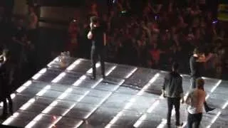 One Direction singing One Way Or Another in Barcelona 22/05/2013
