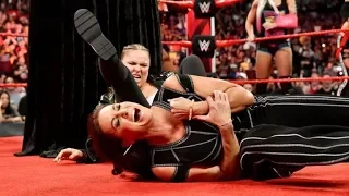 Ronda Rousey locks Stephanie McMahon in an Armbar Raw, Aug. 20, 2018