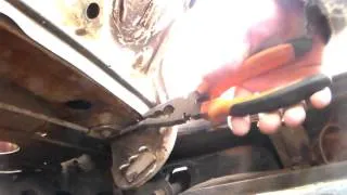 Регулировка торсиона крышки багажника ВАЗ.Adjusting VAZ torsion of the boot lid.