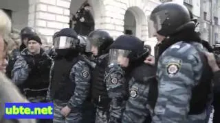 Драка с беркутом. Гостинный двор - 19.02.2013.