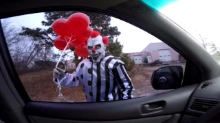 SCARY KILLER CLOWN ATTACKS KIDS IN CAR - (Scary Clown Attack) MUST WATCH!