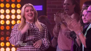 Kelly Clarkson performs Elle King's pop rock single "Ex's & Oh's" for her latest Kellyoke.