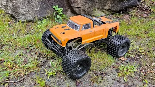Hpi savage.....the old nitro savage can still fly!