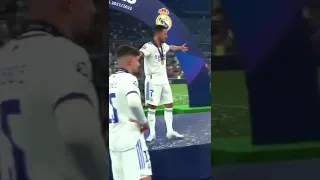 Nobody wants to celebrate with Hazard...💔😔. #shorts #viral #football #hazard #trending