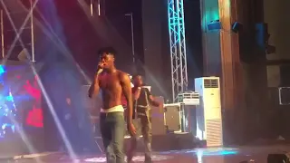 Kwesi Arthur Perform Grind Day Remix with Sarkodie At Raperholic18