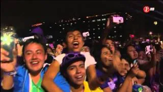 Justin Bieber singing Baby live - Mexico 2012