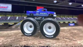 Monster Truck Destruction Bigfoot 5 Turntable