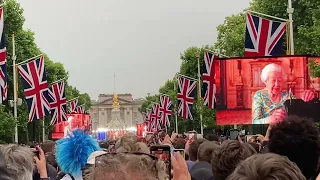 The Queen & Paddington Bear from Peru kicking off the Jubilee Party 🎉 Full Video