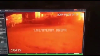 Момент взрыва на заводе "Потоки" в Днепре
