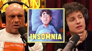 "I CAN'T SLEEP WITHOUT SMOKING" Joe Rogan & Matt Rifen talks about Insomnia