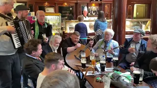 Roy Buckley sings Ringsend Rose in honour of Pete St John