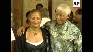Daughter of Muhammad Ali meets Mandela