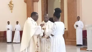 La solemnidad del santísimo sacramento en la basílica de la inmaculada concepción de Mongomo.