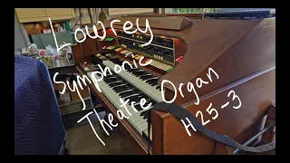 Lowrey Symphonic Theatre Organ H25-3 (Ep. 3)  | The Band Is  |  CHEST FEVER