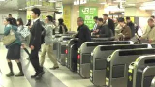 Crowded train station - Shinjuku Train Station, Tokyo, Japan