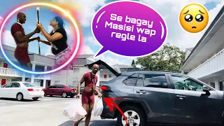 Anmwey🙆‍♀️Mwen mete rad Madanm nan sou mwen mal fè Makèt😂Li manke touyem ak yon kout bale😳*prank*