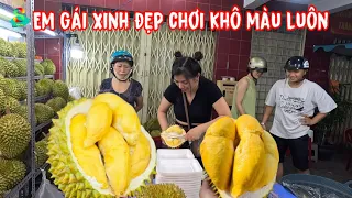 🟢Em gái xinh đẹp bán sầu riêng chơi khô màu với khách hàng luôn