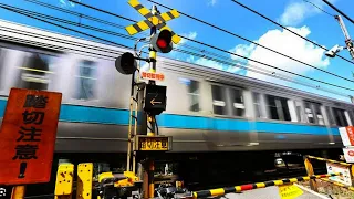 Autos müssen halten   Bahnübergang in Japan