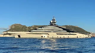 How to dock a $500.000.000 Gigayacht