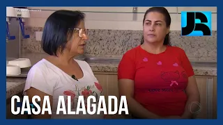 Mãe e filha perdem tudo após alagamento do bairro onde moram em Canoas (RS)