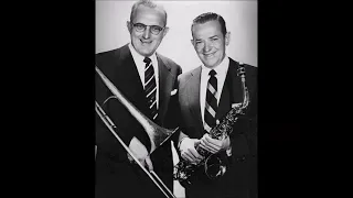 The Dorsey Brothers - It Never Entered My Mind