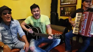 A BAILARINA , João Moreno e Mariano acústico