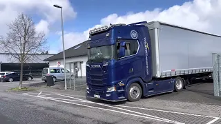 TruckBox GmbH in Mendig Auslieferung von Kögel Mega Trailer für BTW Vermietungs GmbH & Co KG!