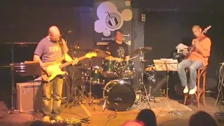 Oz Noy Get Down by The New Morning trio