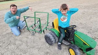 Using kids tractor with huge plow in the dirt | Tractors for kids working on the farm