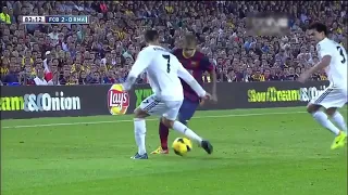 Dani Alves nutmegs Ronaldo twice  !!