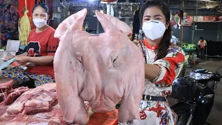 Market show, Buy ingredient from the market for cooking / Grilling pig head dip in fish paste sauce