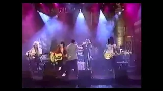 Guns N 'Roses playing "You're Crazy" and "Used To Love Her" in Fox's Late Show in 1988