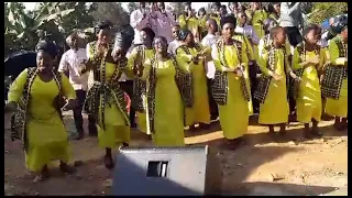 Chorale iriba mu ndirimbo yabo yahembuye benshi bituma  baza kwifatanya nabo gutambira IMANA