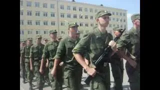 Парад после присяги.Моздок 07.07.2012.AVI